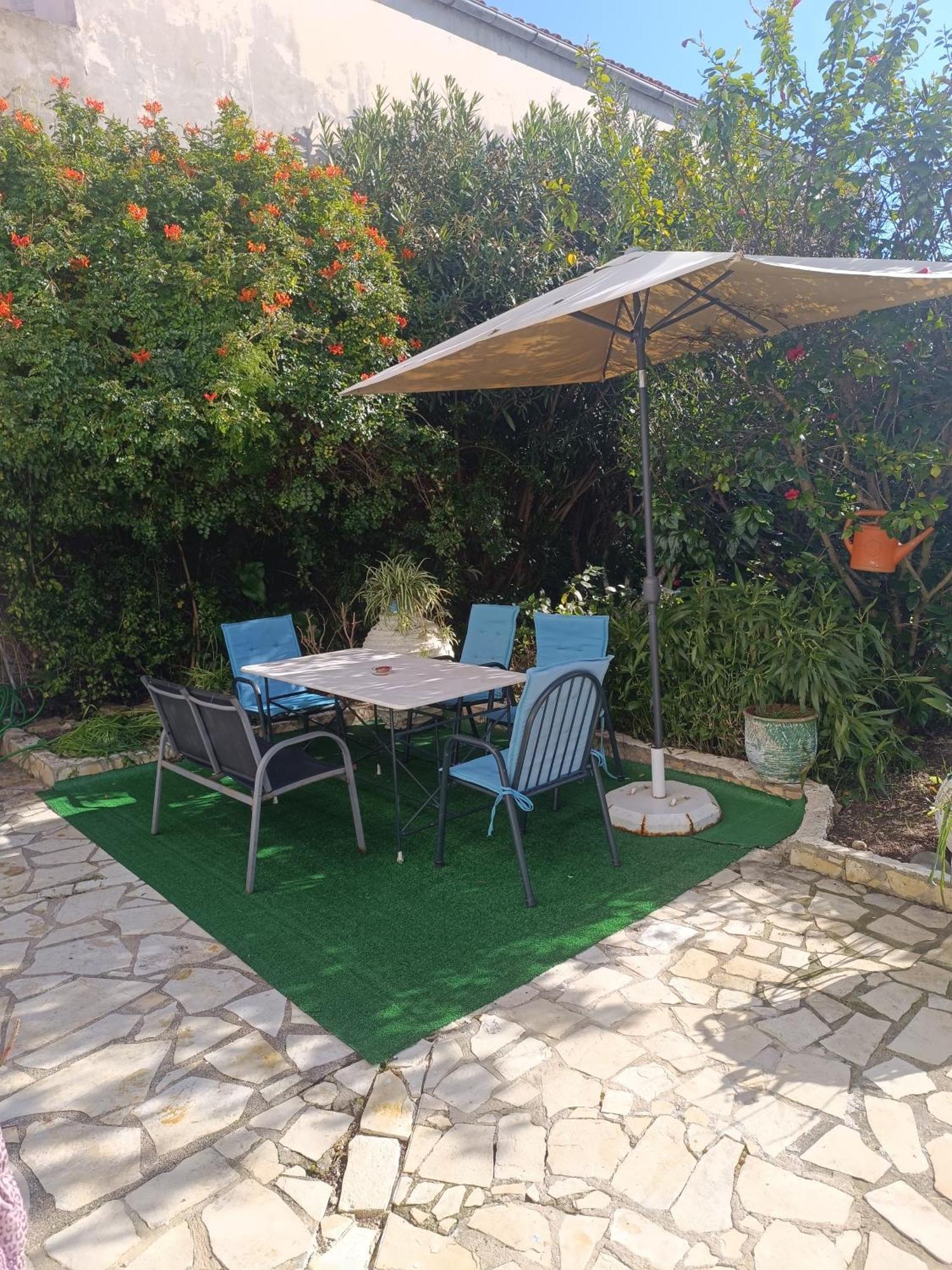 Garden Home جايوس المظهر الخارجي الصورة