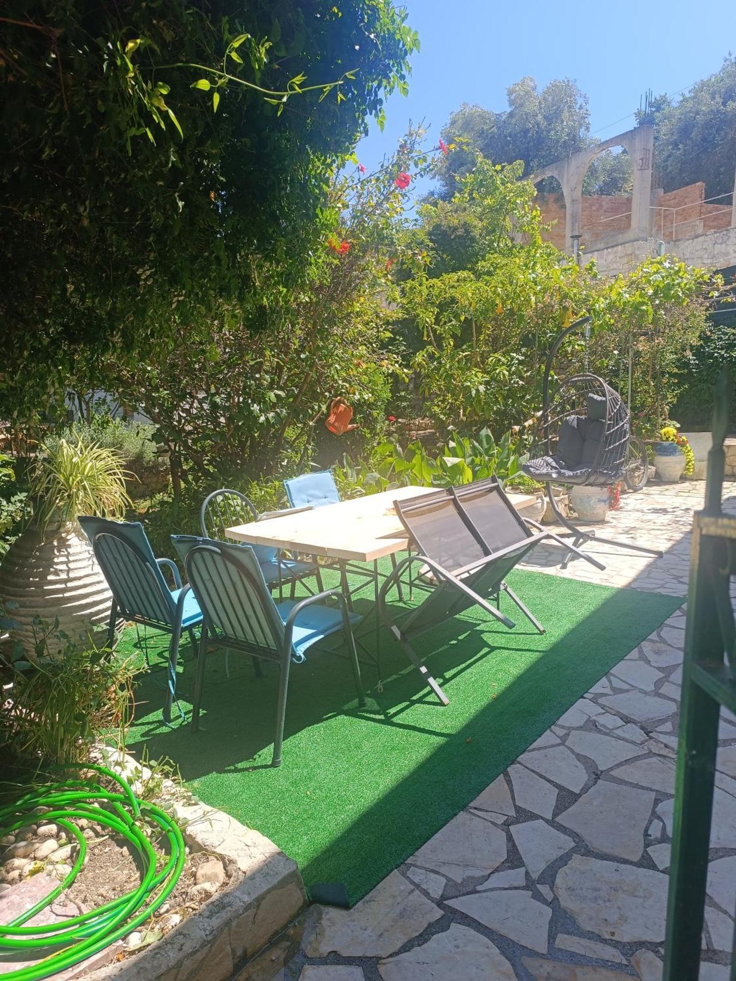 Garden Home جايوس المظهر الخارجي الصورة