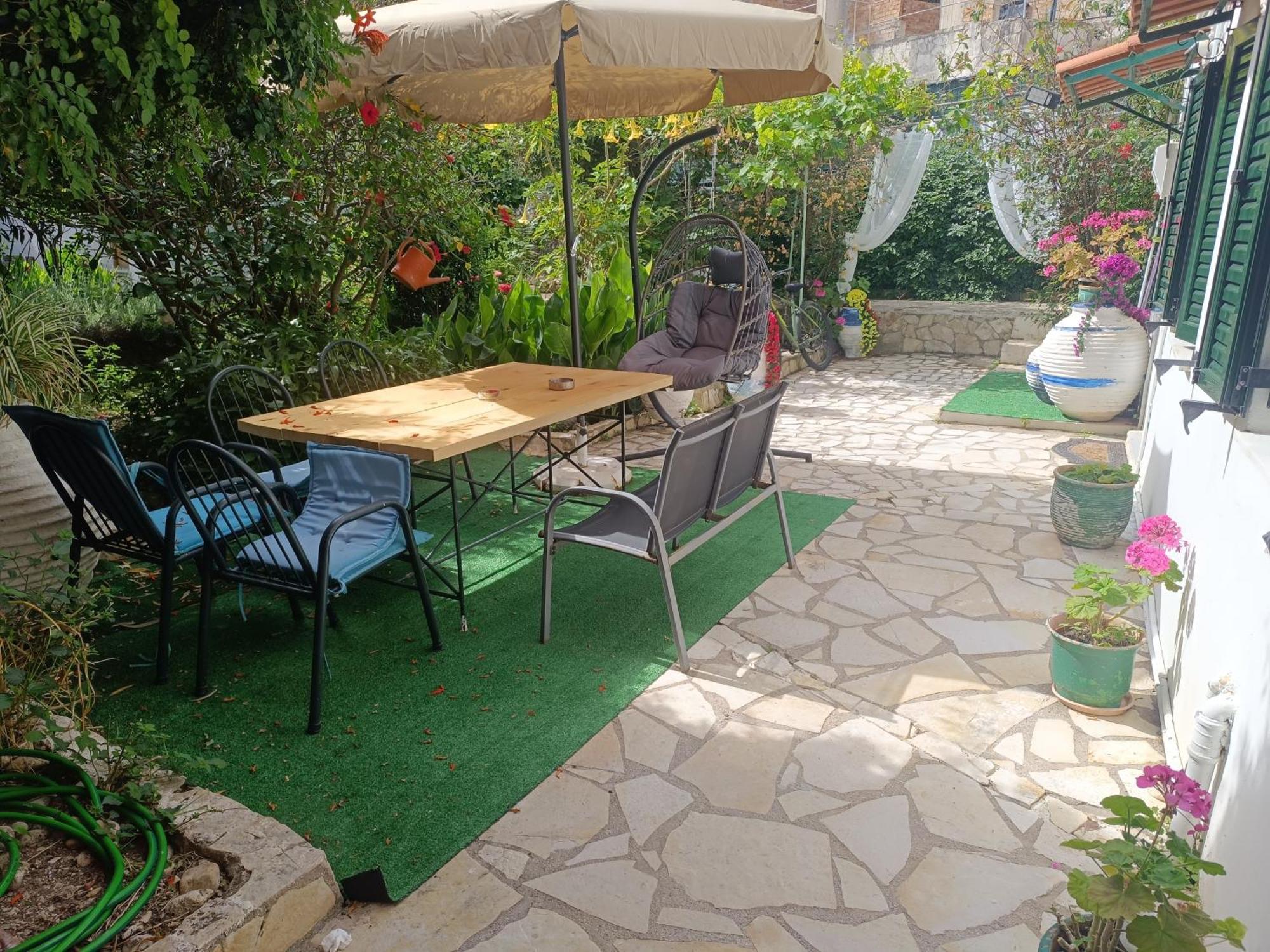 Garden Home جايوس المظهر الخارجي الصورة